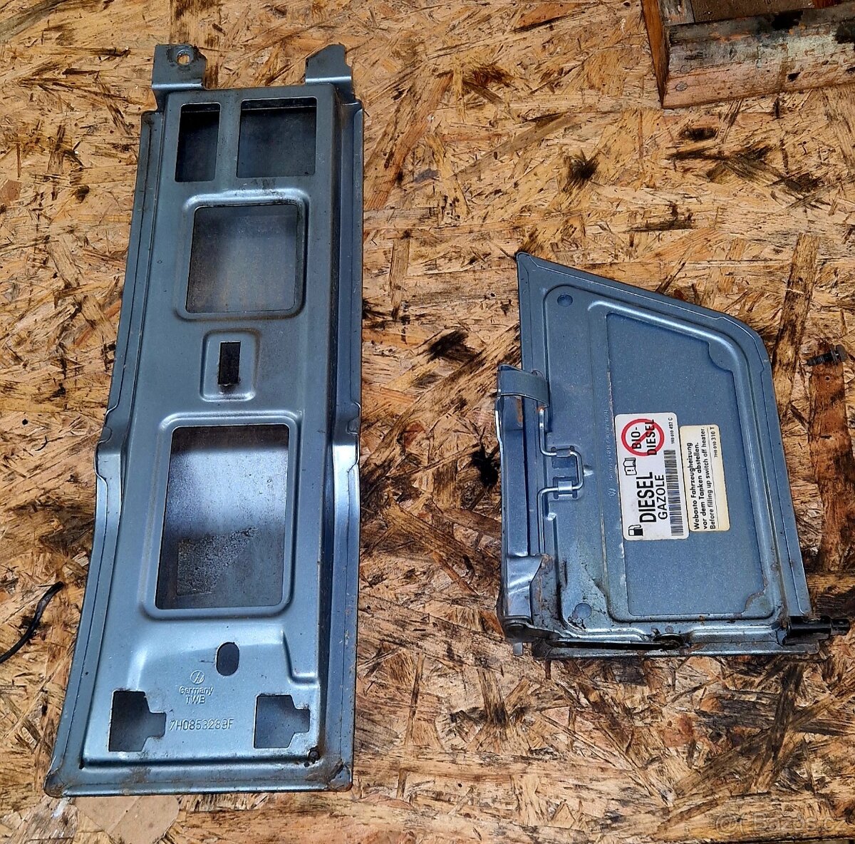 plech pod hrdlo nádrže VW T5 - 3