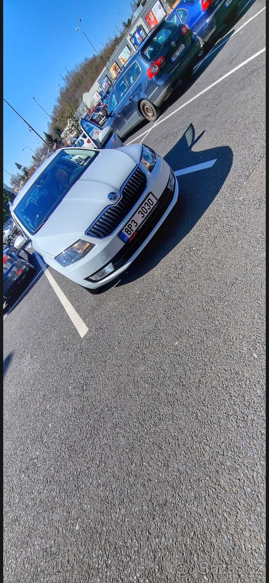 Škoda Octavie 3 2,0 TDI, automat - 3