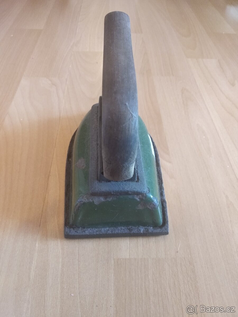 Retro žehlička zelená - 3