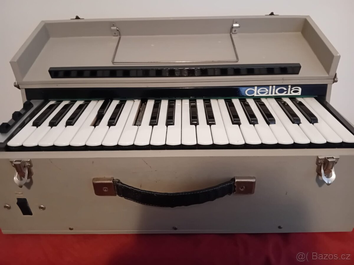 Elektrické harmonium DELÍCIA, typ 700 - 3
