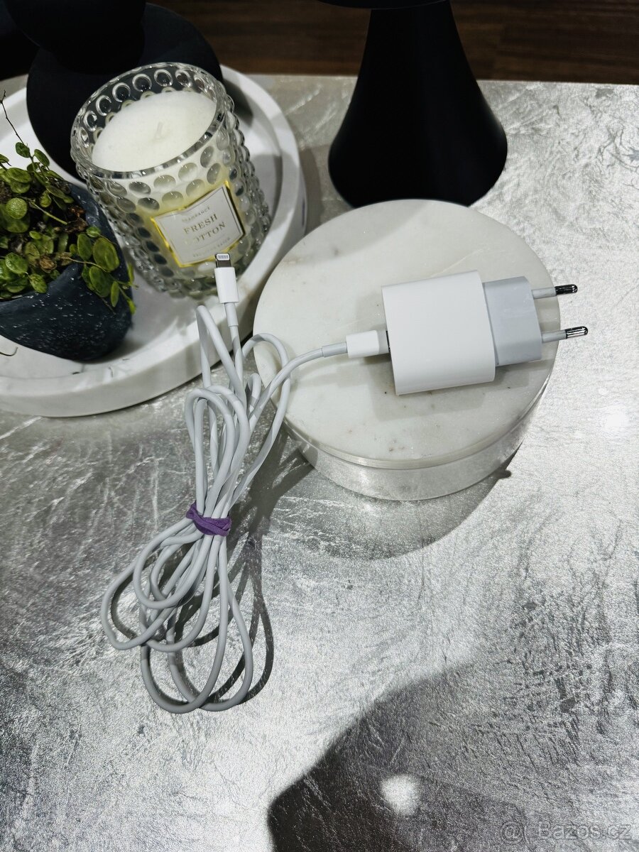 stojánky/nabijecky na apple iPhone - 3