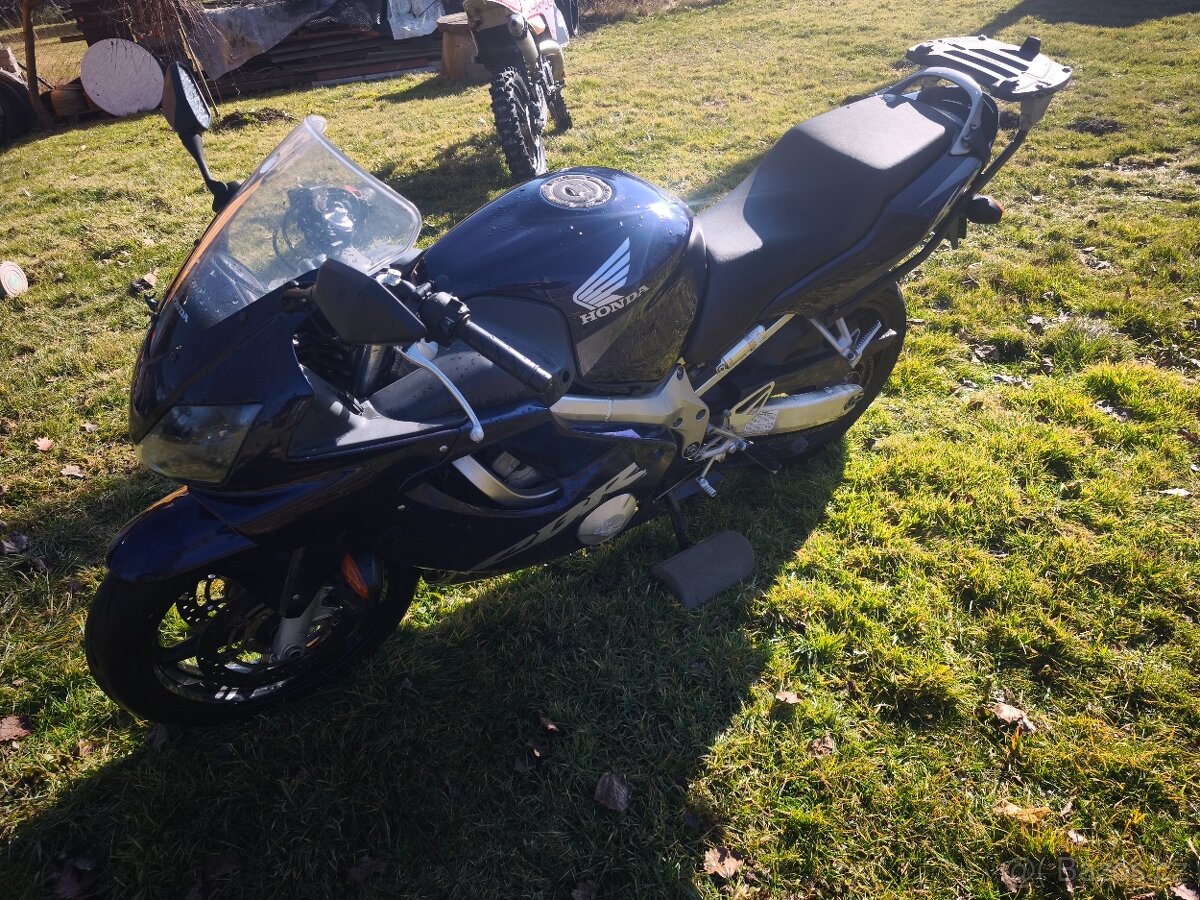 Honda CBR 600 F 2003 - 3