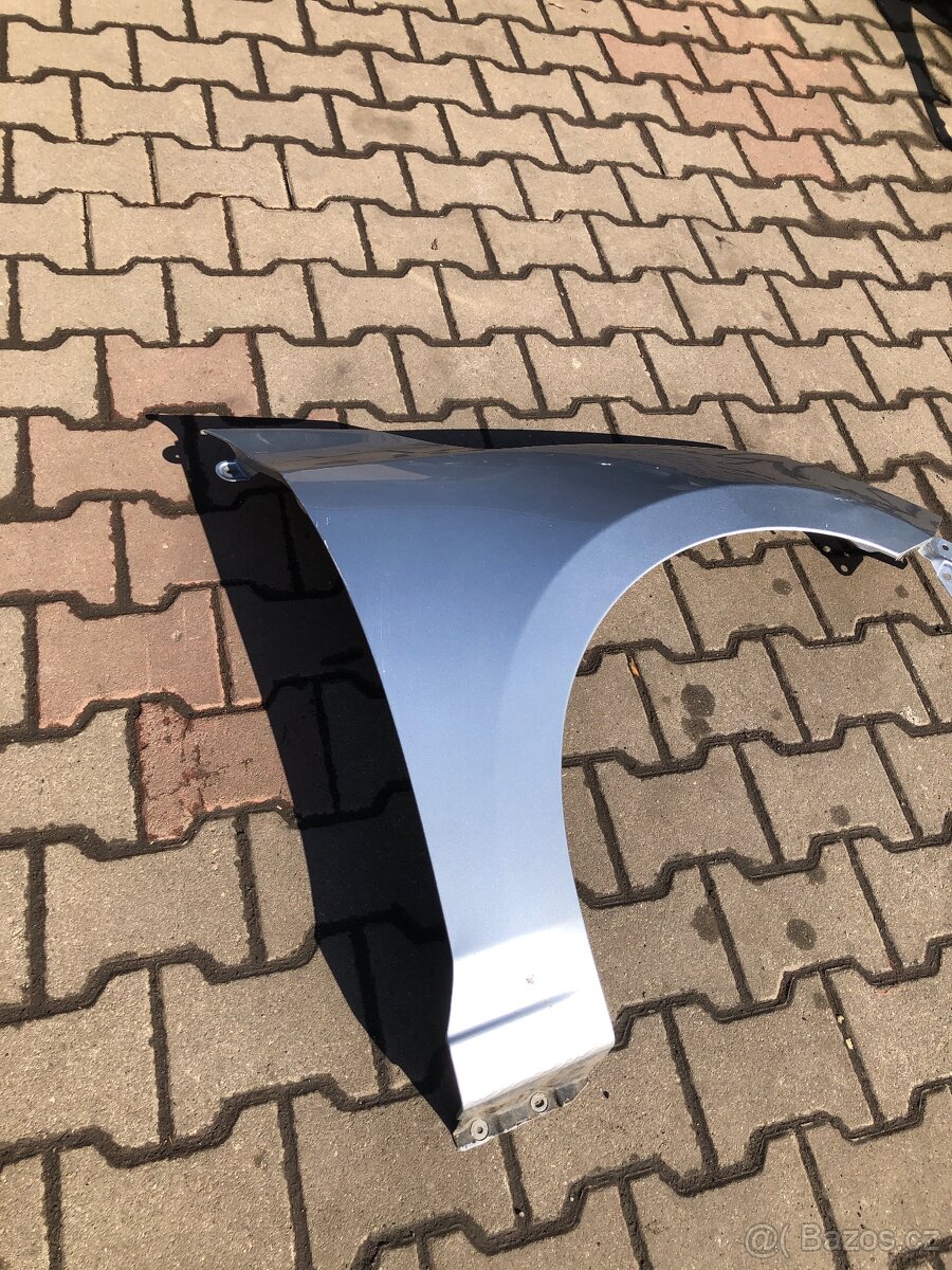 Pravý přední blatnik Mazda 2 - 3