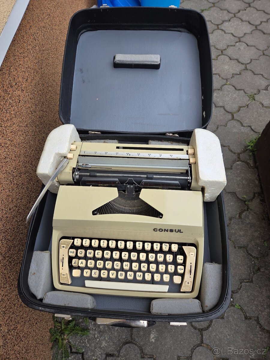 Psací stroj Consul - 3