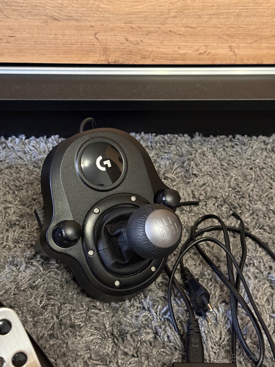 Volant Logitech G920 + řadící páka - 3