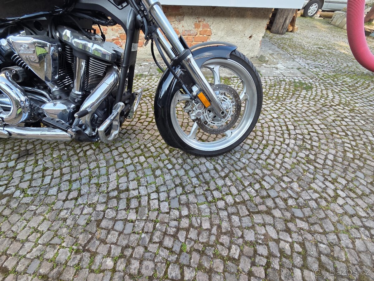 YAMAHA RAIDER 1900 - CHOPPER - 3