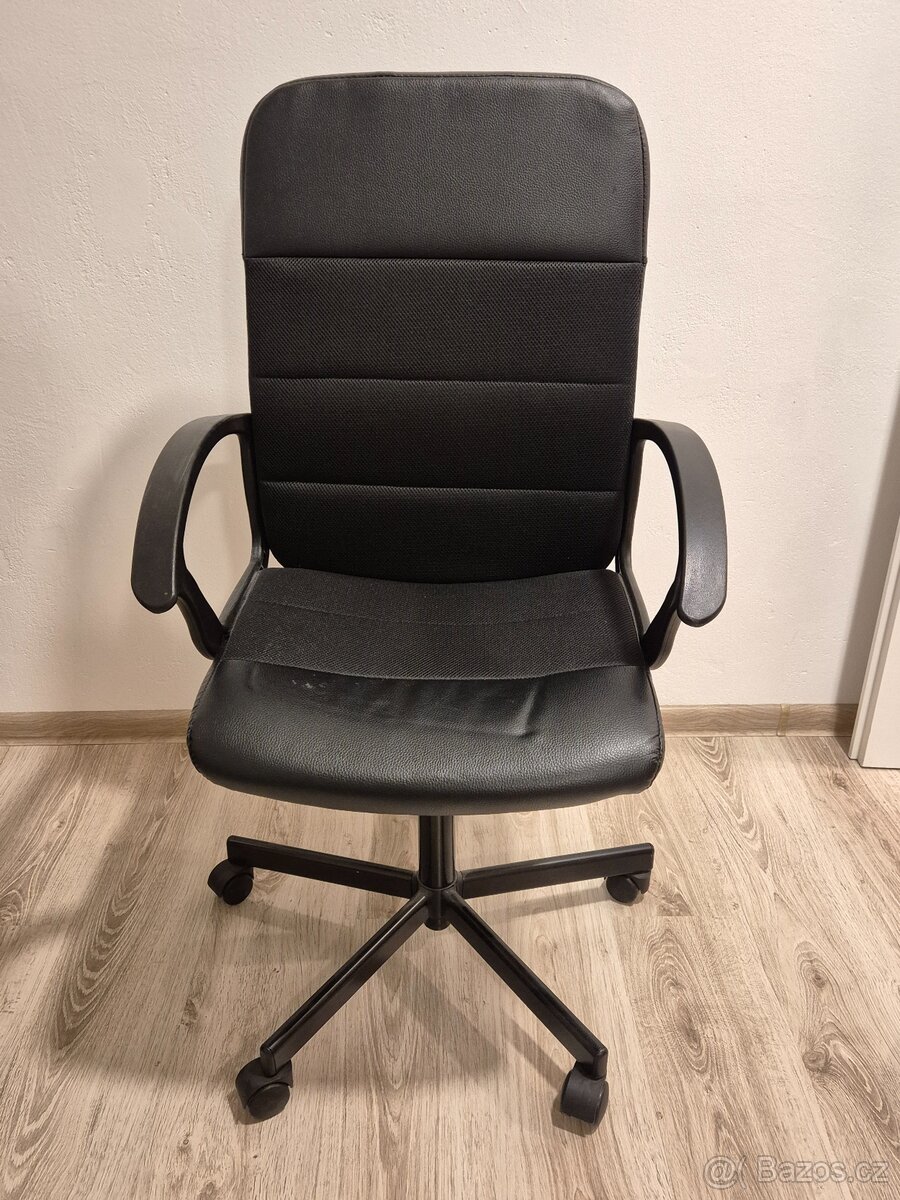 Psací stůl s kolečkovou židlí - 3