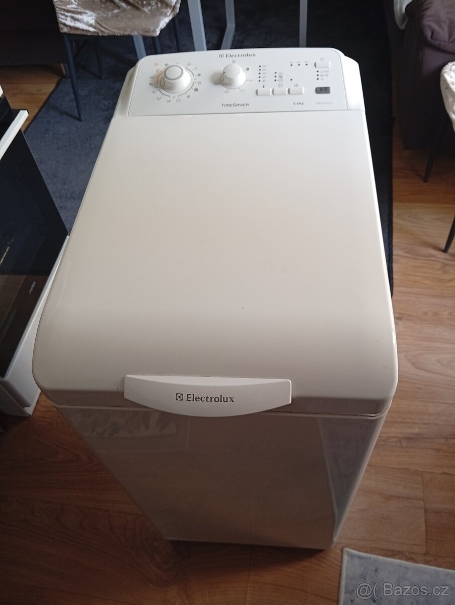 Vrchem Plněna Pračka Electrolux 5,5 KG - 3