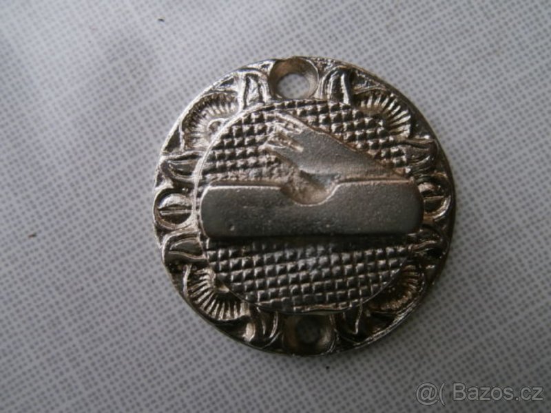 Trezor Popelka starožitný ozdobné krytky zámků po 499 kč - 3