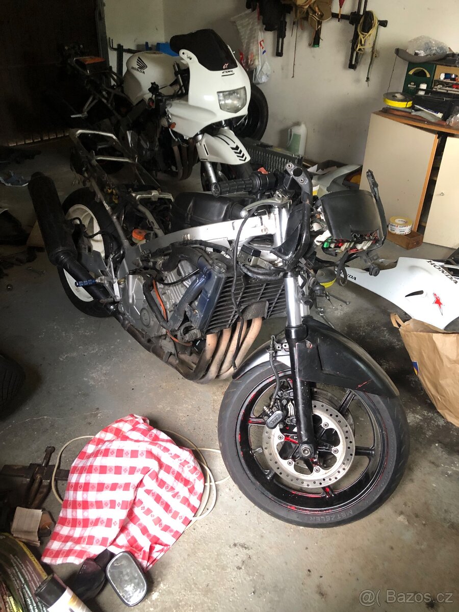 Honda cbr 600f2 na díly - 3