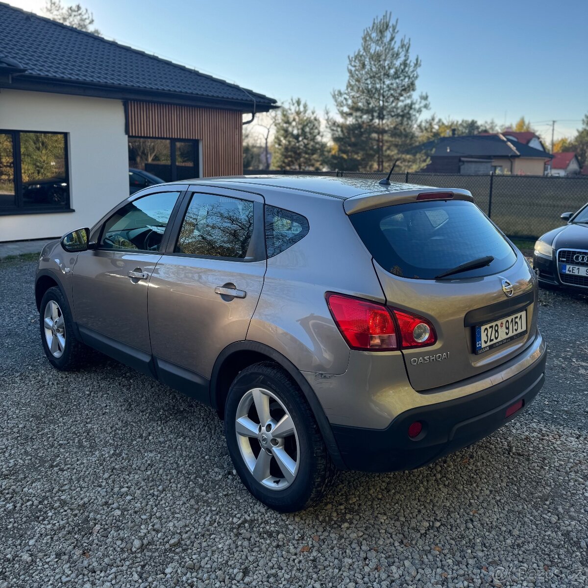 Nissan Qashqai 1.6 Benzín 5Q manuál - 3