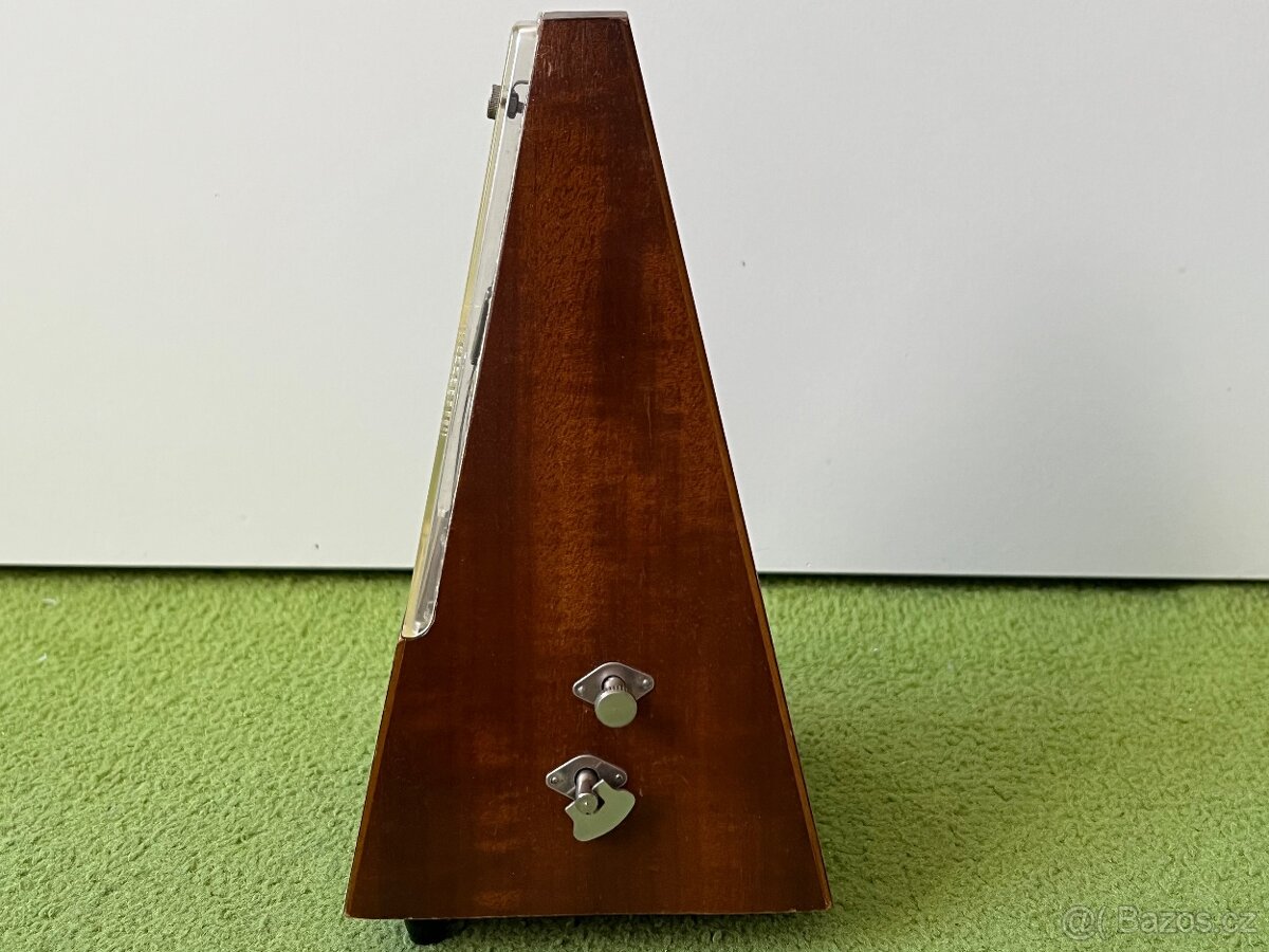 Mechanický metronom vyrobený v NDR - 3