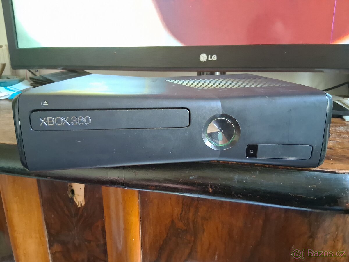 Prodám xbox 360 slim - 3