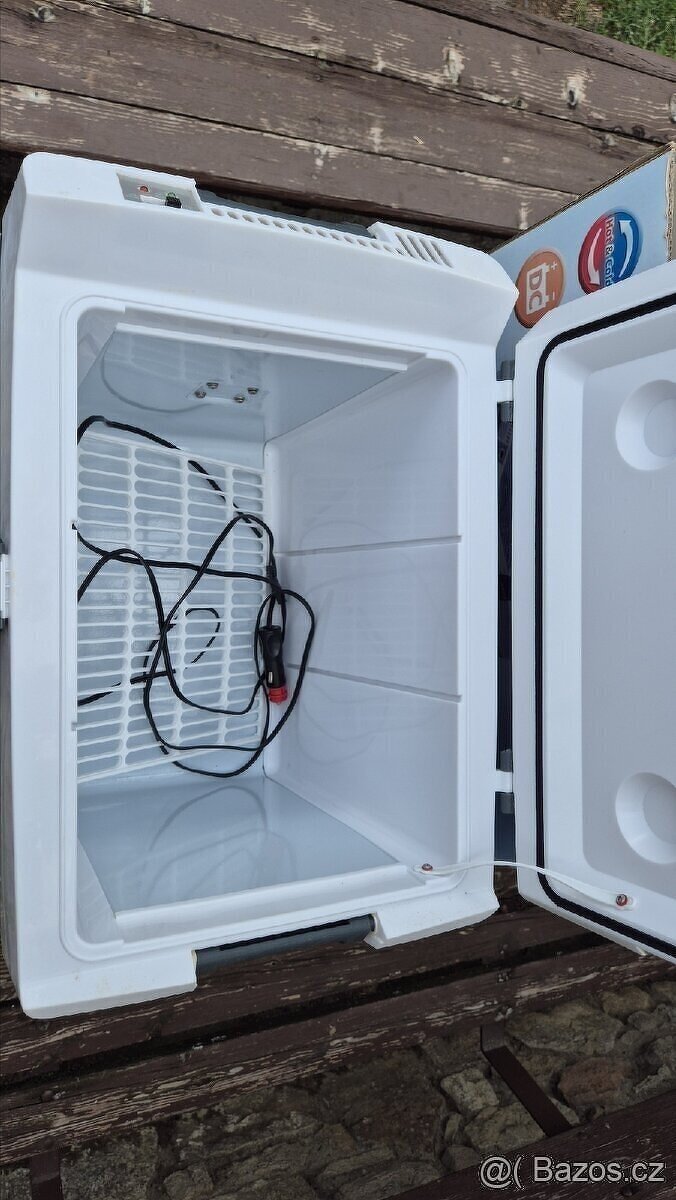 Auto lednička 12/24V ( chladí i ohřívá ) - 3