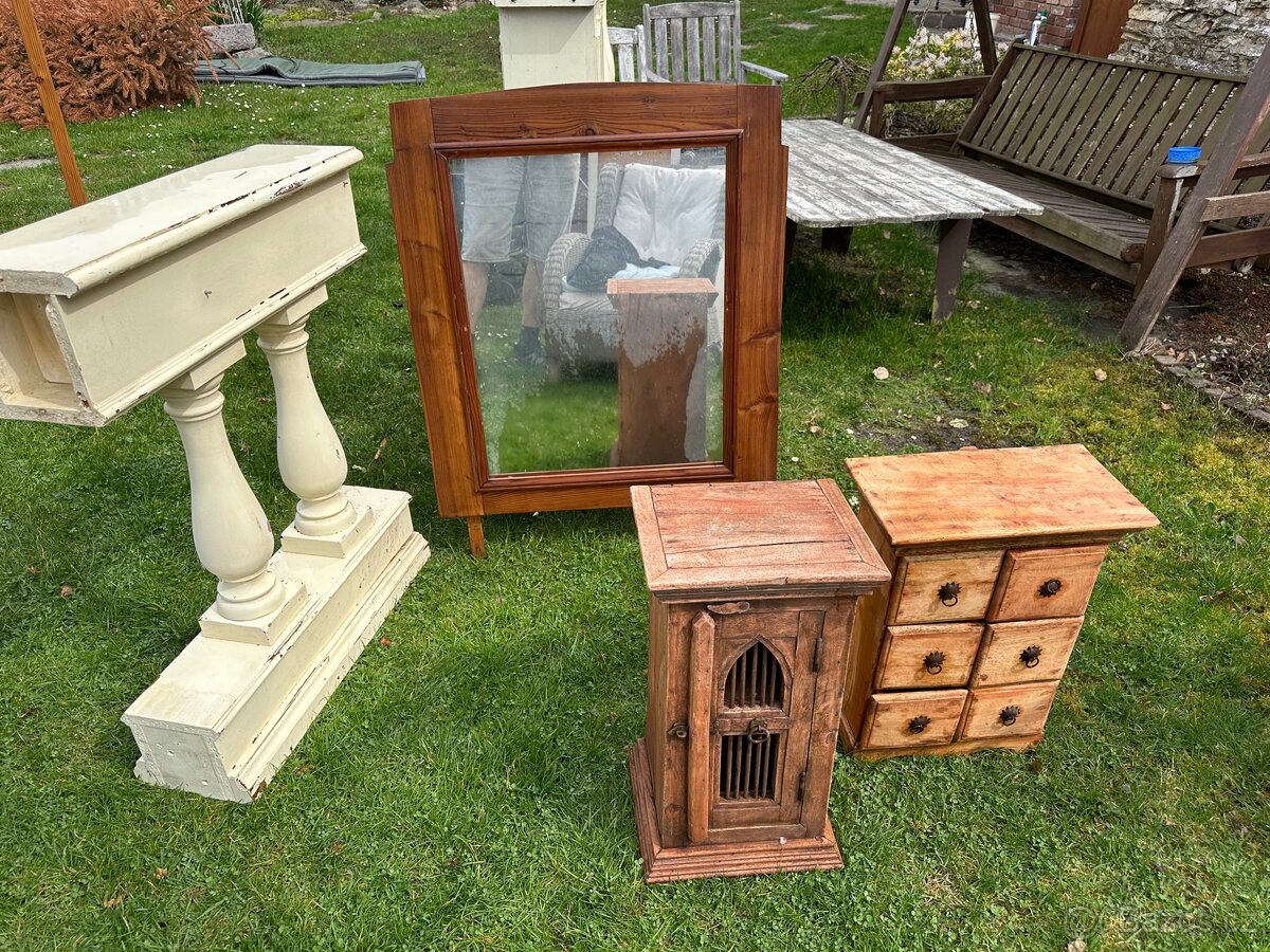 Starý šicí stroj - 3