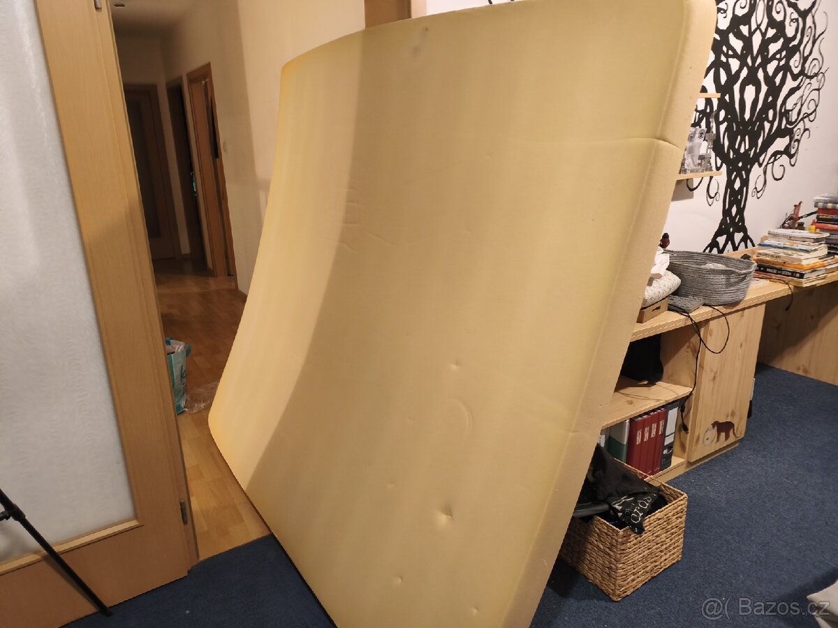 Velká manželská postel + molitan navíc. - 3