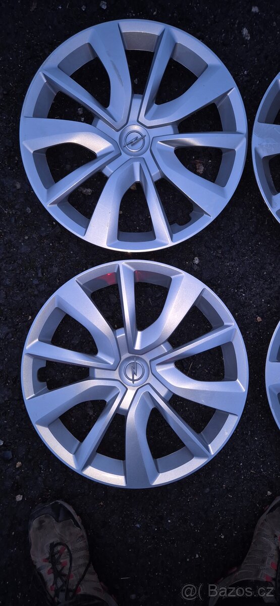 Poklice Opel r16 - 3