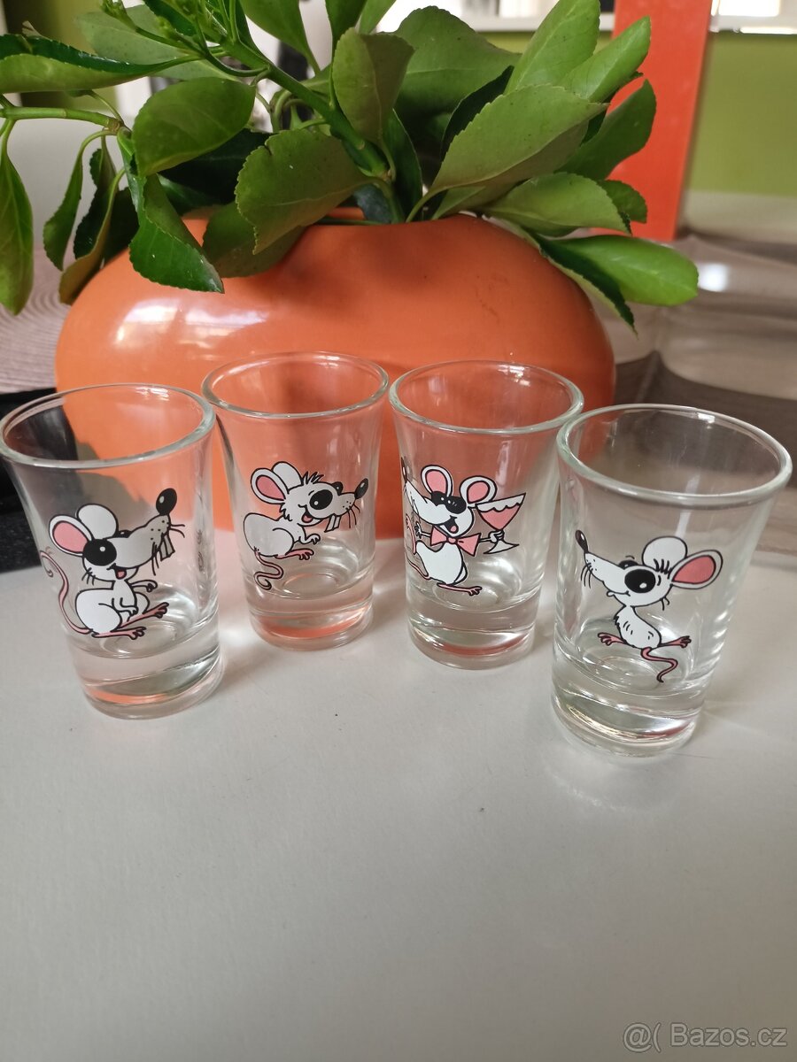 Skleněné panáky - 3
