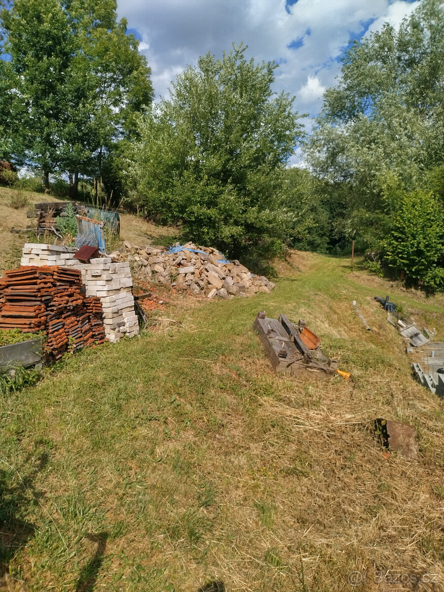 RD s pozemkem 6175m2 Závišice - 3