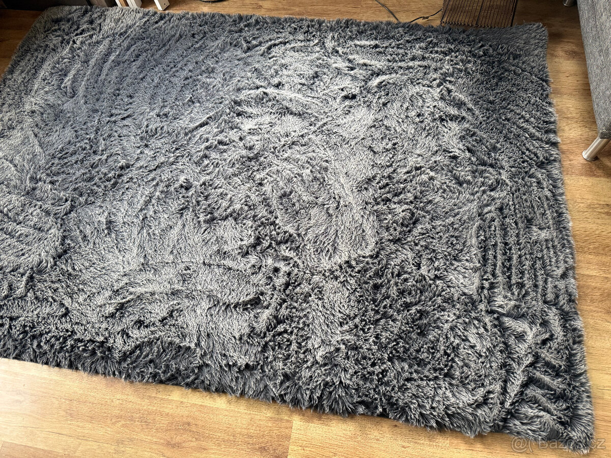 Dva kožešinové koberce 166x236cm a 61x120cm - 3