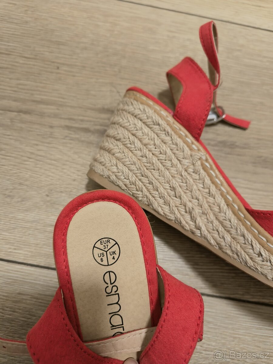 Dámské sandály na klínku vel. 37 - 3