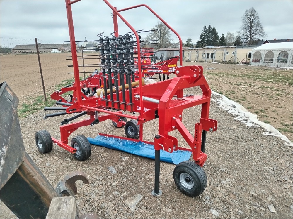 Metal-Technik shrnovač píce 3,6m a 4,2m - 3