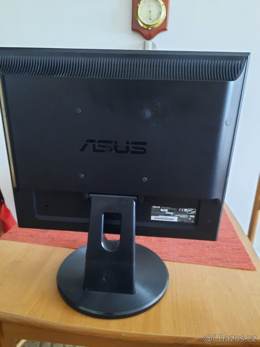 Prodám stolní PC HP Compaq - 3