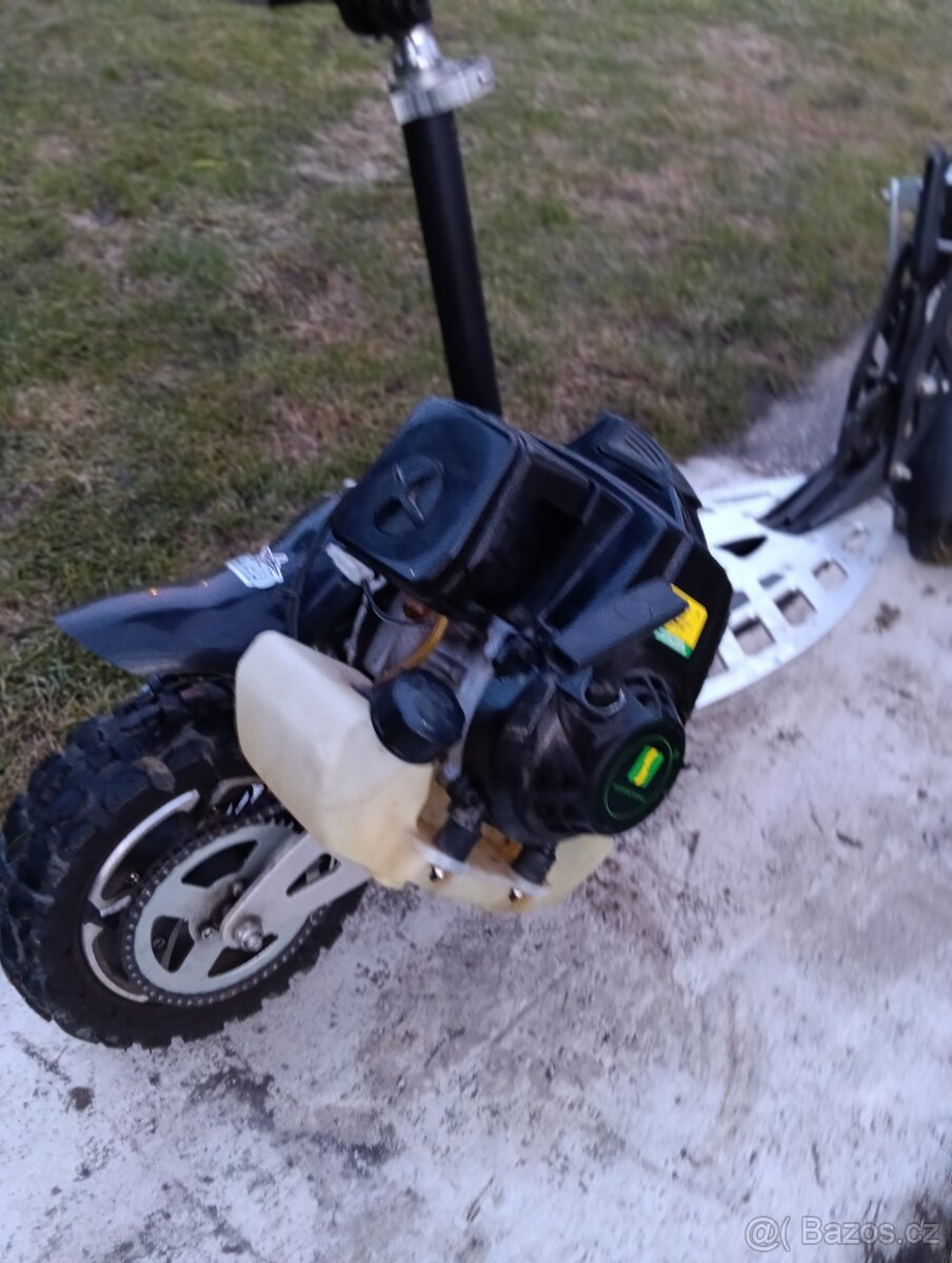 Benzínová koloběžka - 3