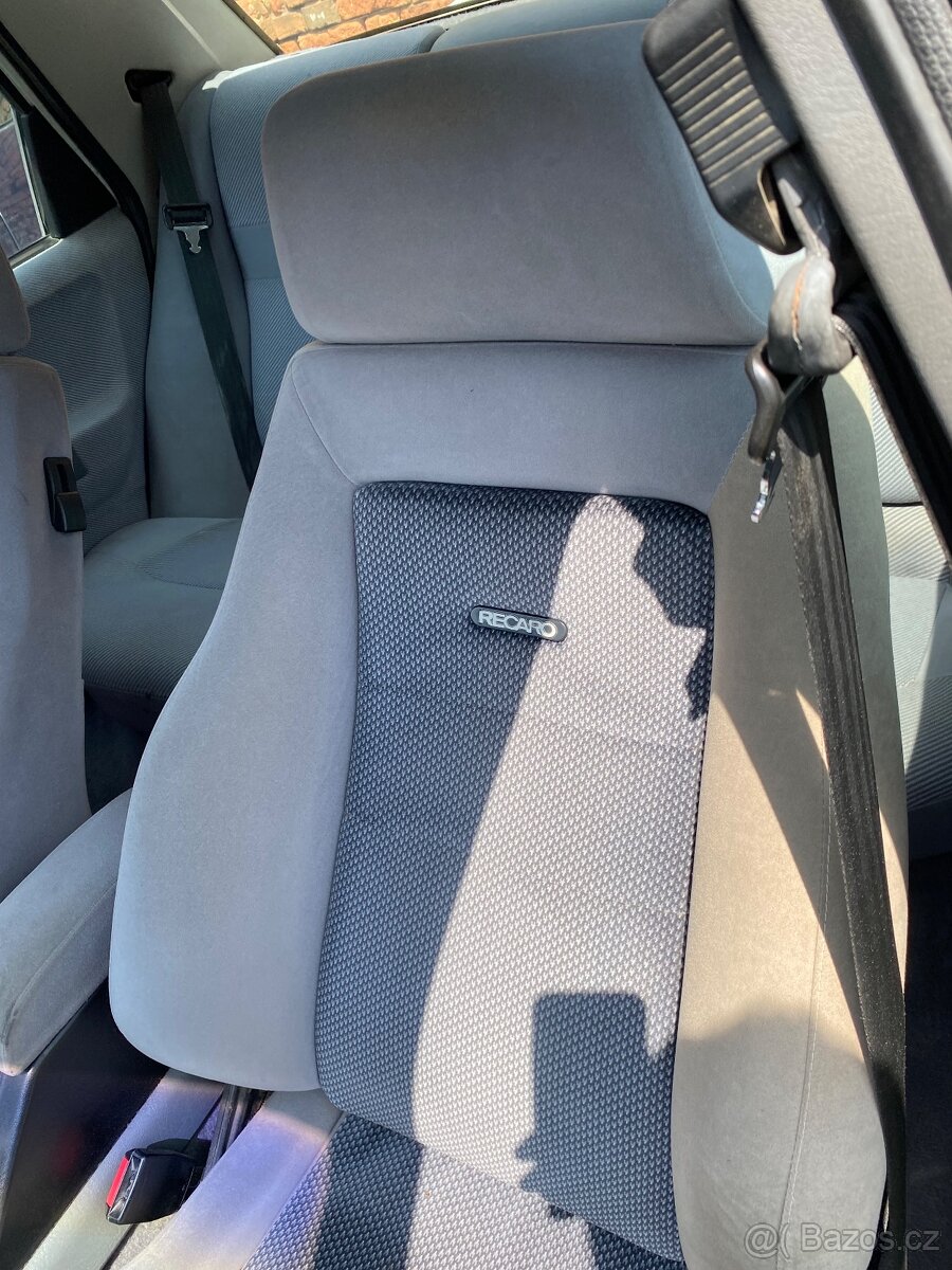 Sedačky Recaro