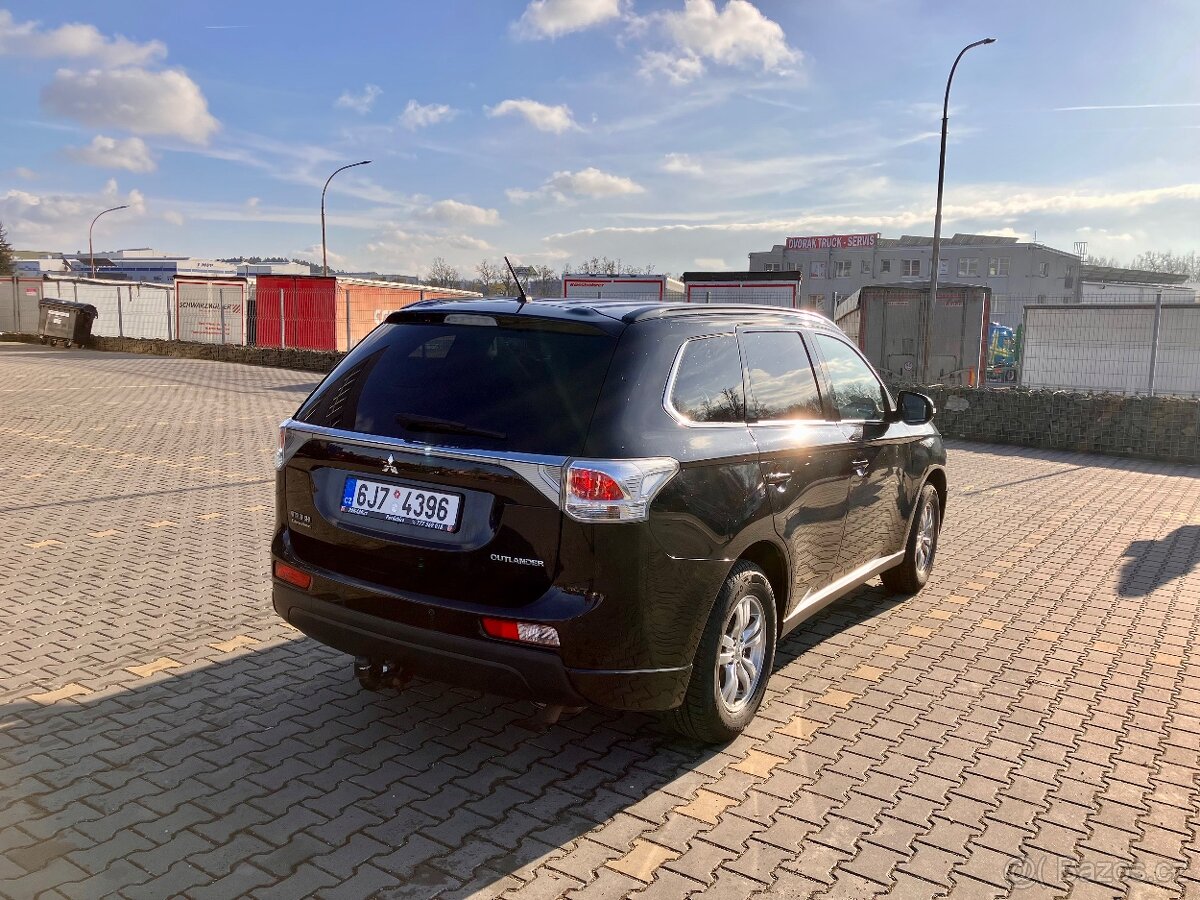 Mitsubishi Outlander 3 2.2 Di-D 4x4 tažné - 3
