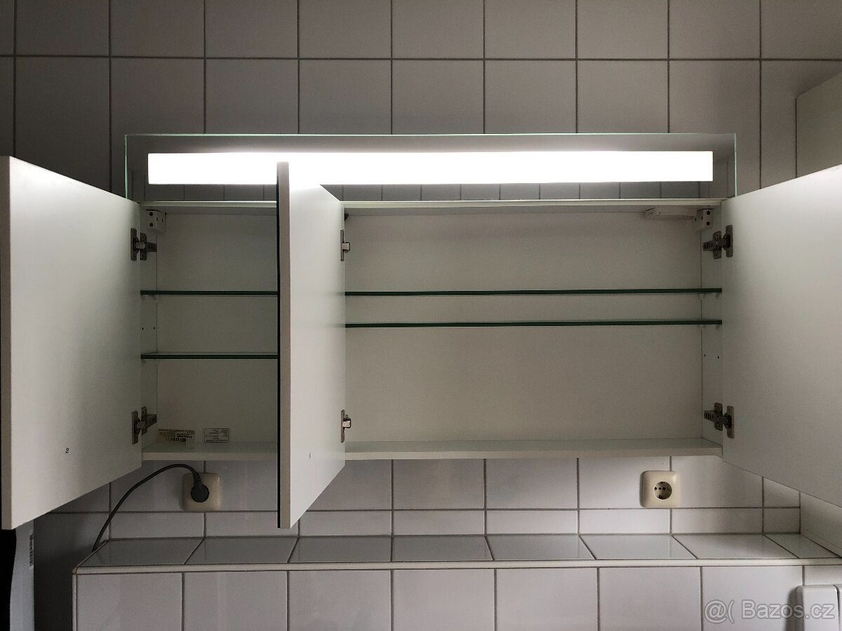 zrcadlová závěsná skříň 120 cm - 3