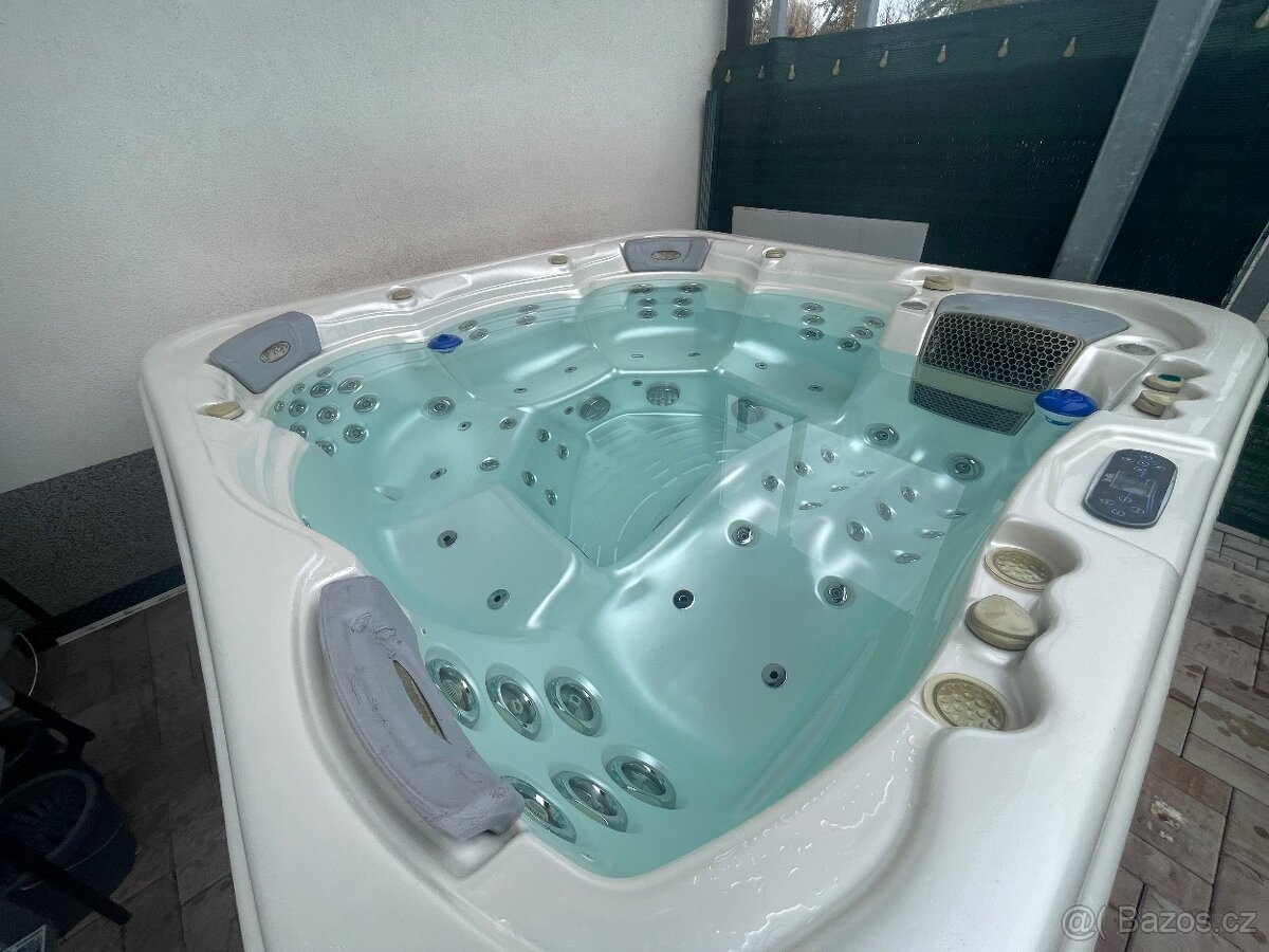 Prodám vířivku Kilimanjaro Deluxe Pearl White pro 6 osob - 3