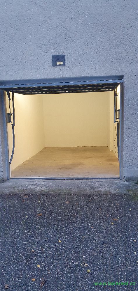 garáž Kárníková Brno Řečkovice 20m2, elektřina - 3