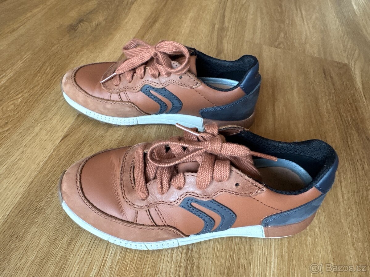 Kožené tenisky / polobotky Geox, vel. 34, stélka 22,5 cm. - 3