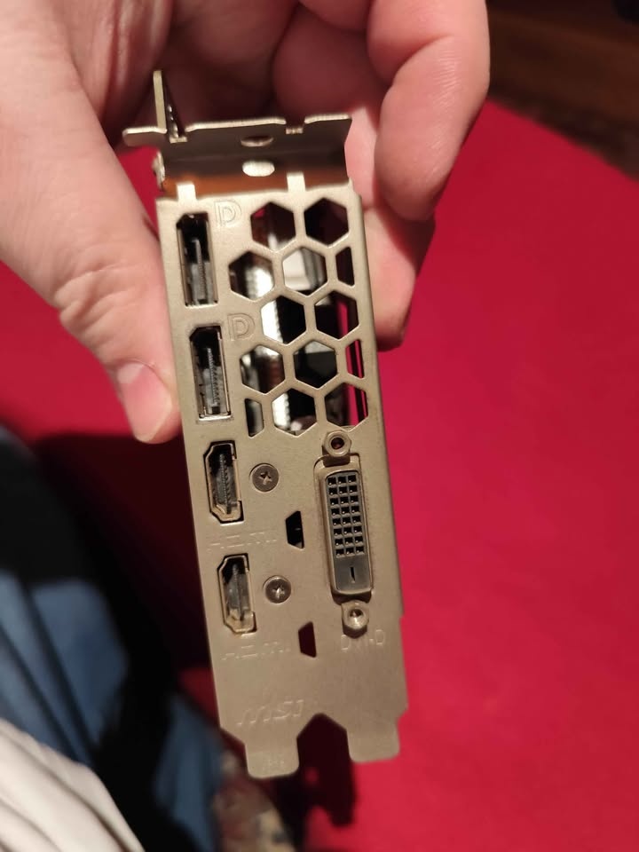 AMD RX 580 MSI Armor 8G - 3