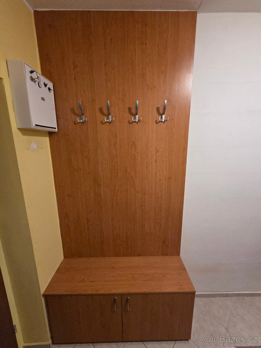 Botník a šatní skříň do předsíně - 3