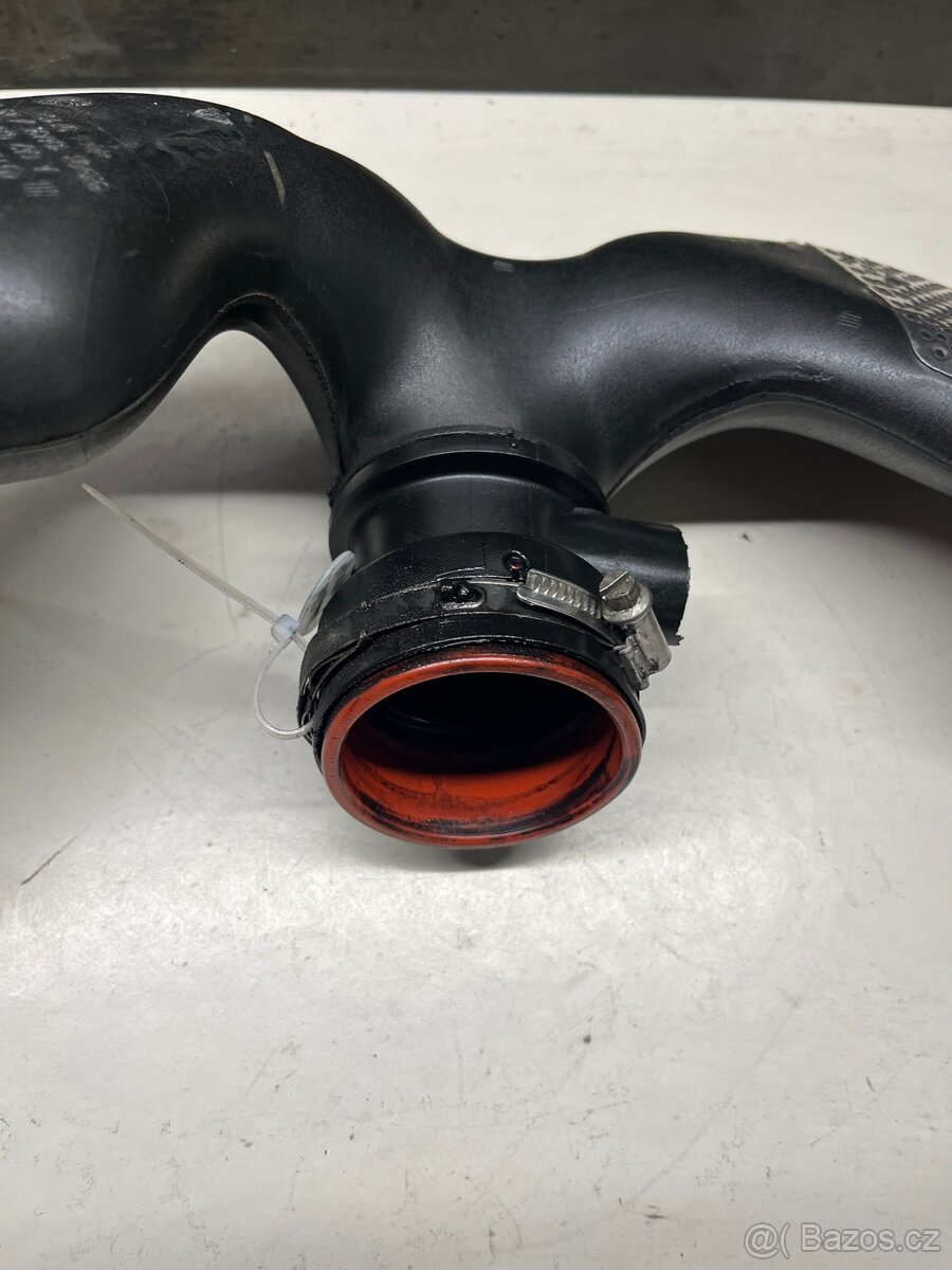 //Mercedes OM642 paroží sání 3.0CDI// - 3