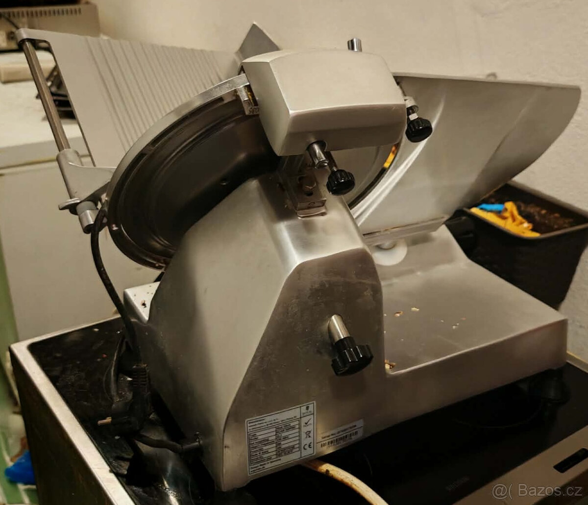 Nářezový stroj (KRÁJEČ) - 300 mm - 3