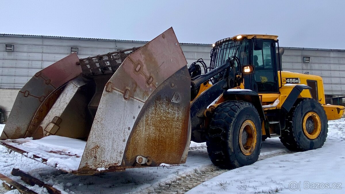 JCB kolesový kloubový nakladač - 3