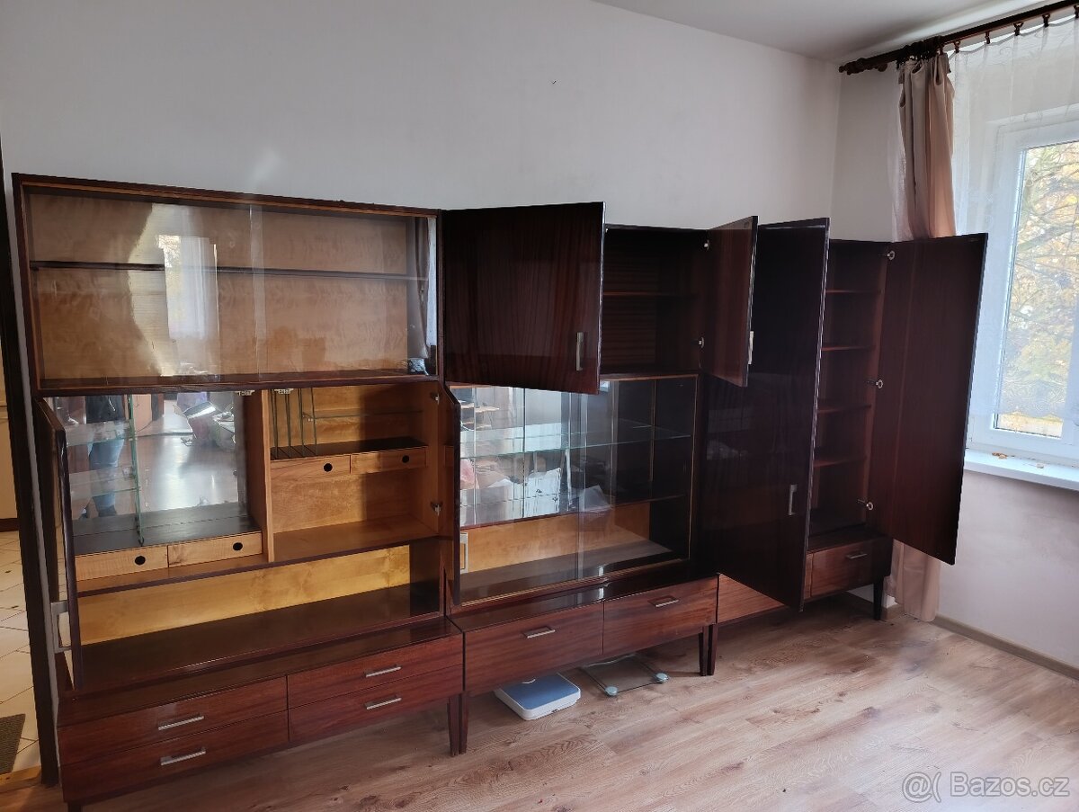 Starší obývací stěna - 3