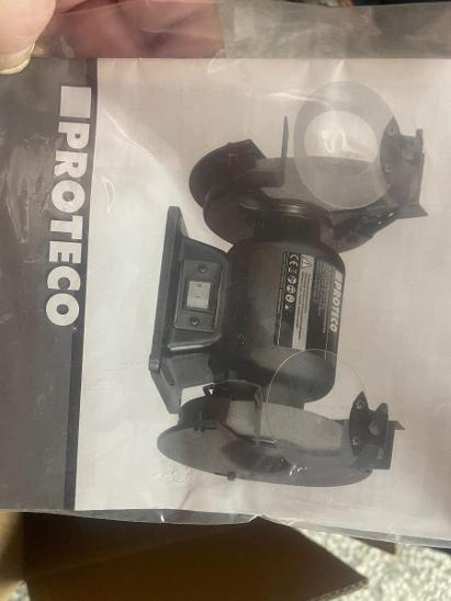 Bruska dvoukotoučová 250 W, vybalená - 3