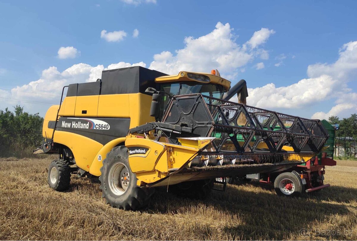 Kombajn New Holland CS640 - 3