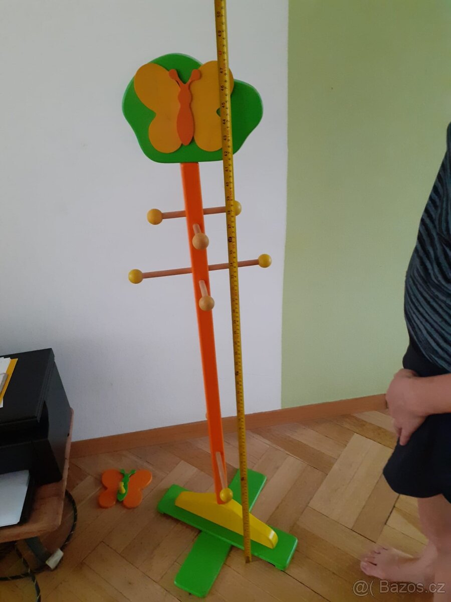 Dřevěný věšák do dětského pokoje - 3