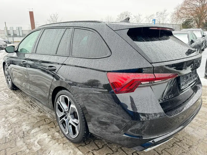 Škoda Octavia 2.0TD RS Plus 4x4 - 3