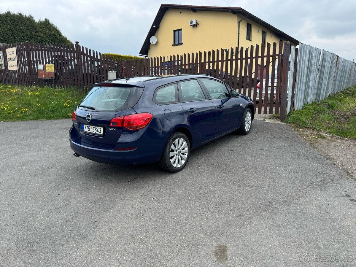 Opel Astra karavan 1.4 turbo RV: 2011 - 3