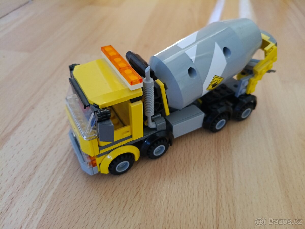 LEGO City 60018 Cement Mixer - 3