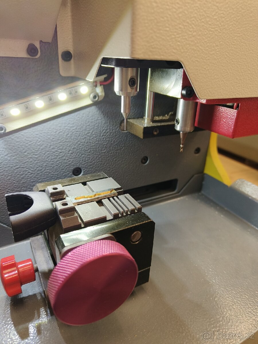 Stroj na výrobu klíčů - 3