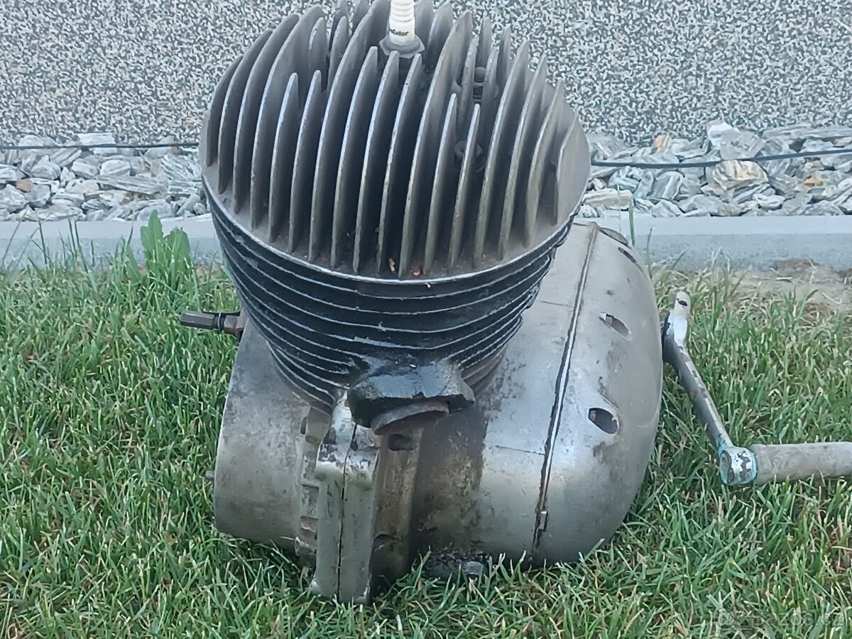 Motor ČZ 250/455 - 3