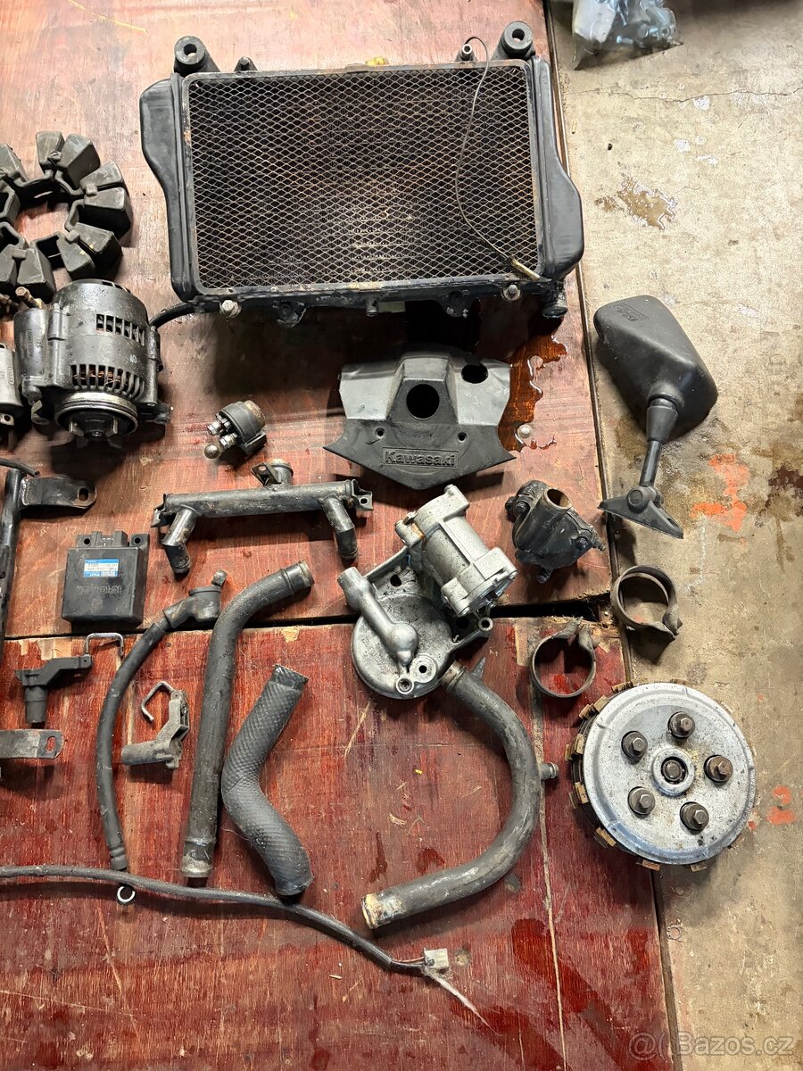 Kawasaki Gpz 900 - 3