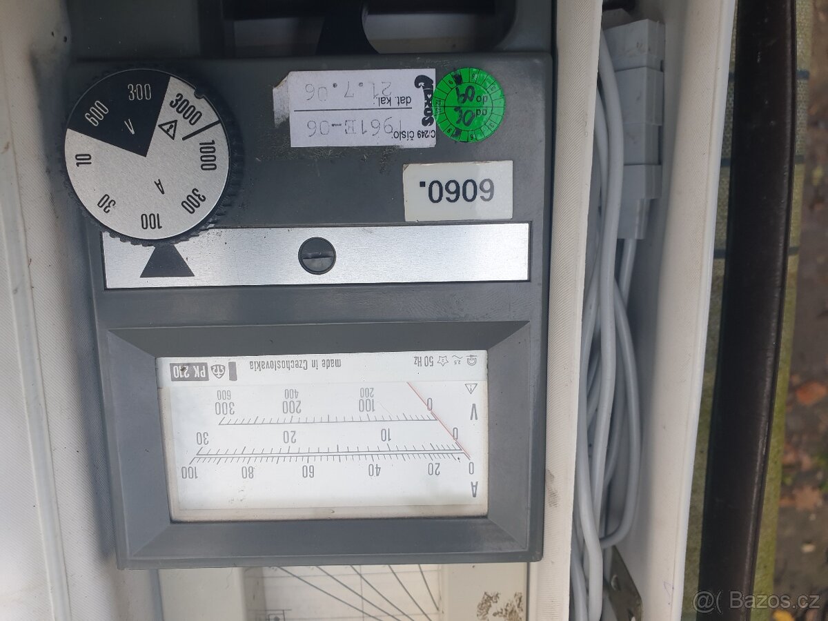 Klešťový ampervoltmetr PK 220 - 3